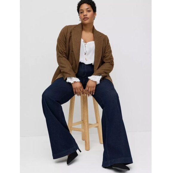 NWT Torrid Raw Studio Premium High-Rise Flare Jean 18 18R - Picture 2 of 9